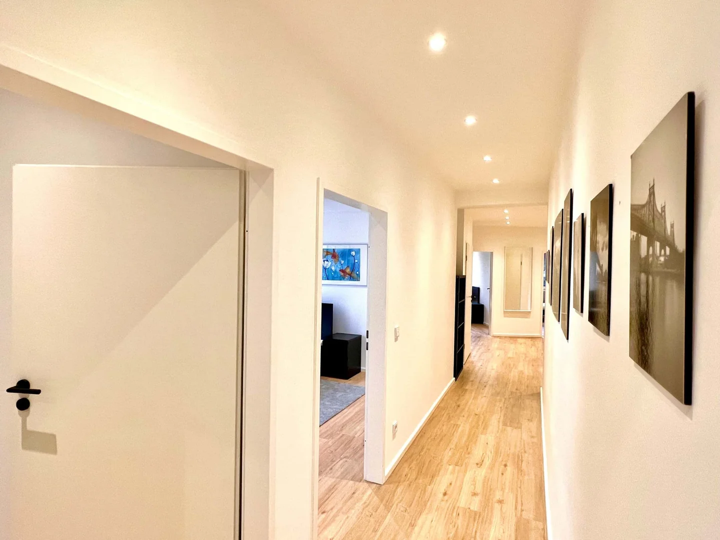 Quarto de estudante confortável e espaçoso em 