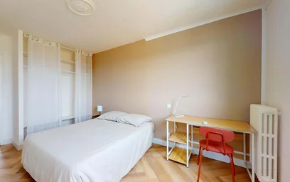 Chambre privée à 42 Rue des Chasseurs, 34070 Montpellier, France, image 2 de 17