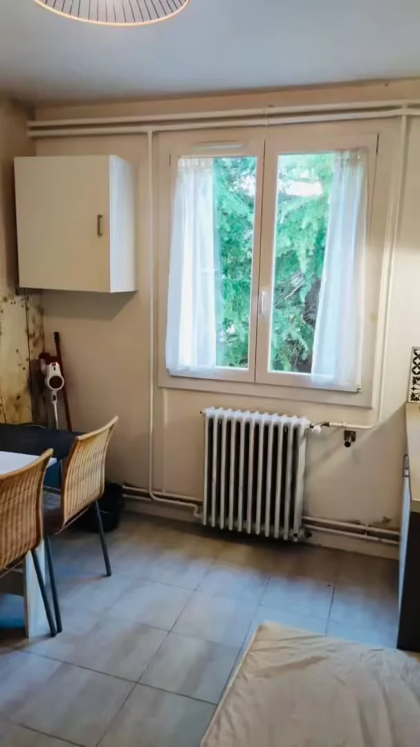Room for rent in student apartment in , fully furnished