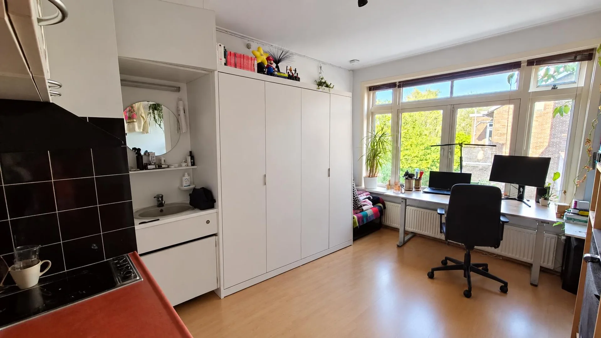 Bezahlbares Zimmer für Studenten mit ausreichender Beleuchtung in 