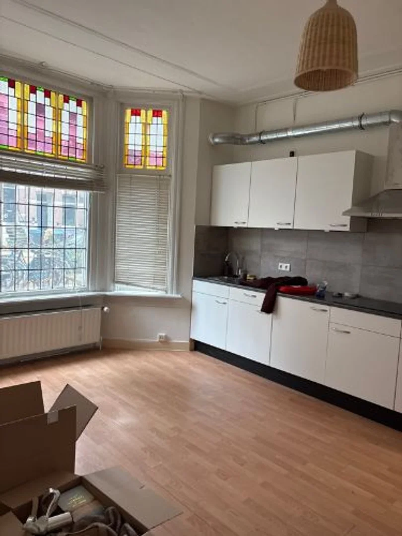 Economical student room with convenient location in 