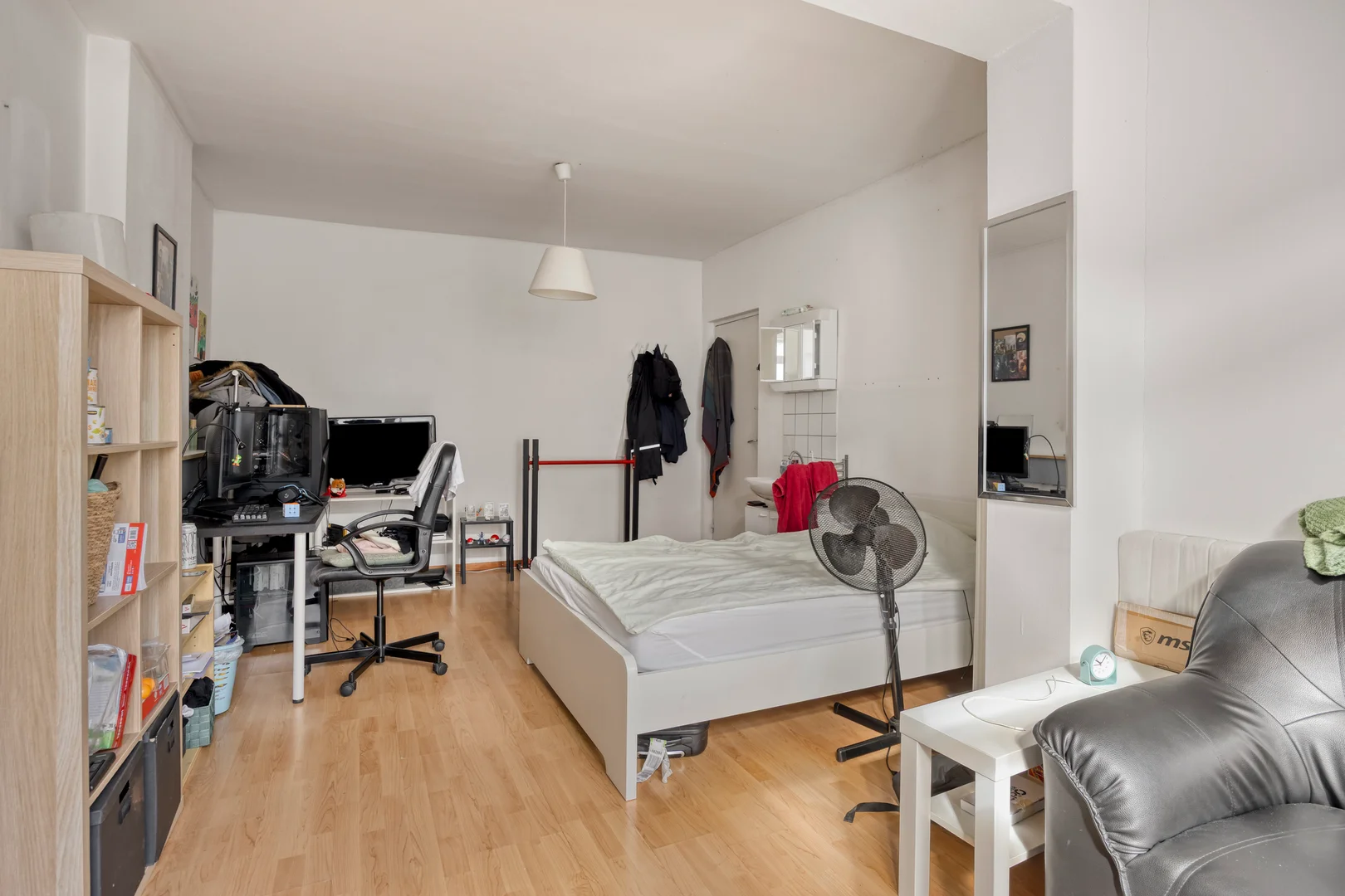 Chambre d'étudiant fonctionnelle parfaite pour étudier dans 