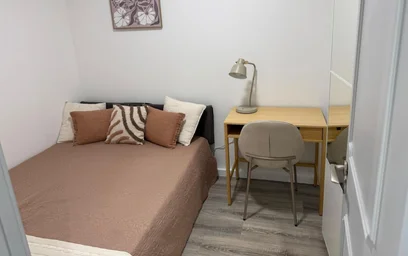 Chambre privée à Tv. Nova de Santos, image 1 de 11