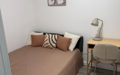 Chambre privée à Tv. Nova de Santos, image 2 de 11