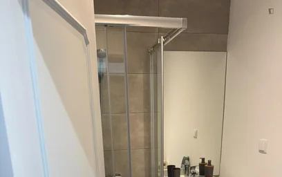 Chambre privée à Tv. Nova de Santos, image 10 de 11