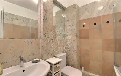 Entire apartment at Rue Jean de la Fontaine, image 18 of 19