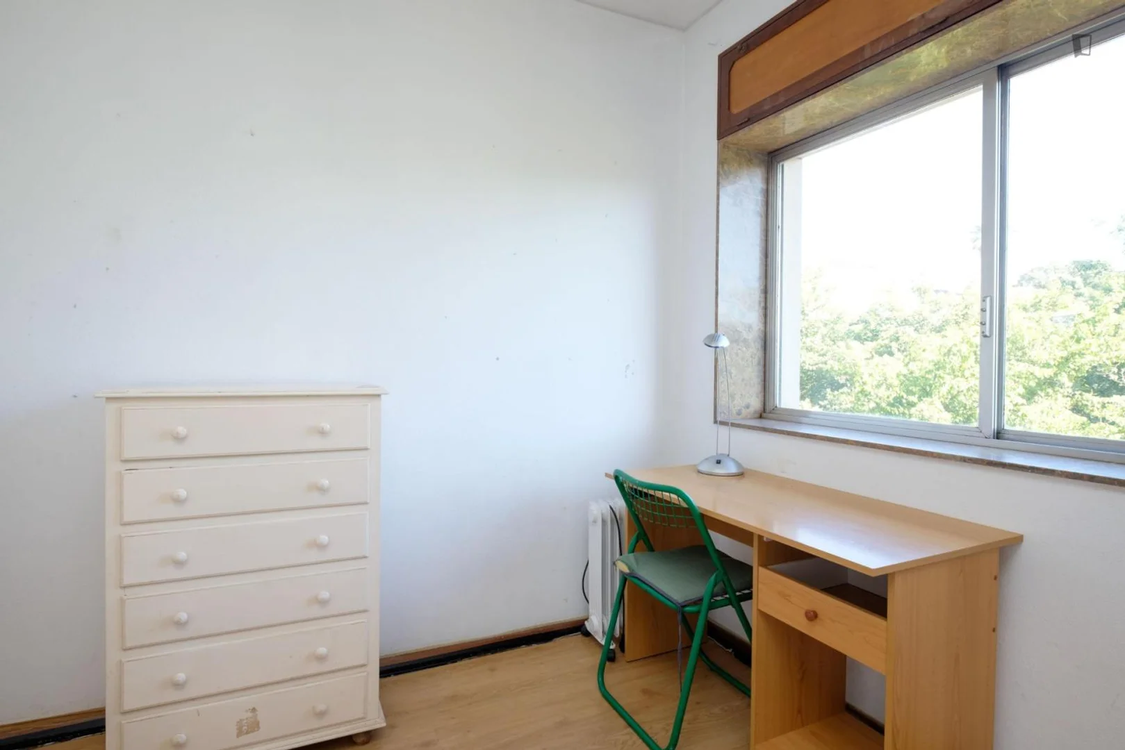 Quarto de estudante económico com localização conveniente em