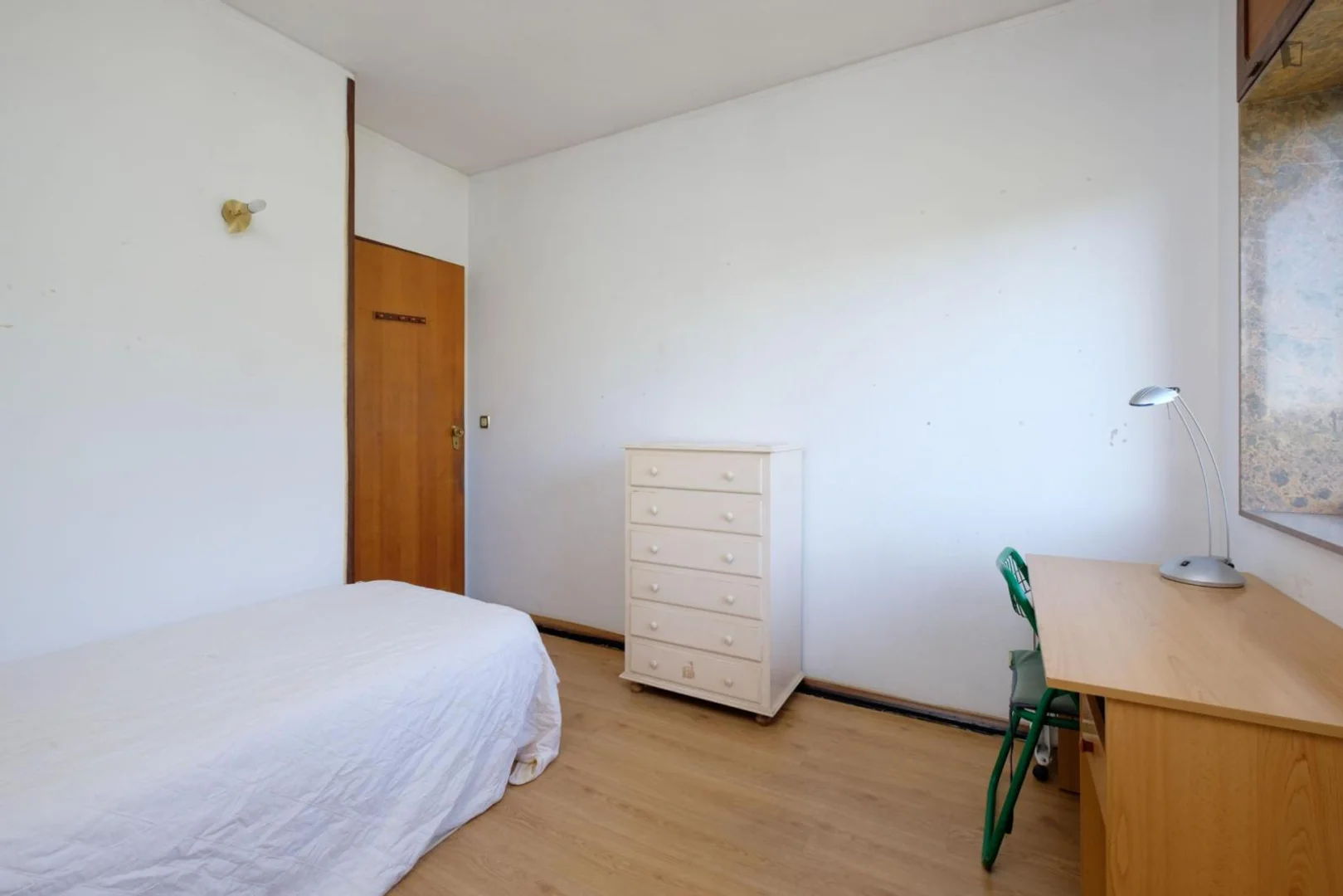 Quarto de estudante económico perto do campus em