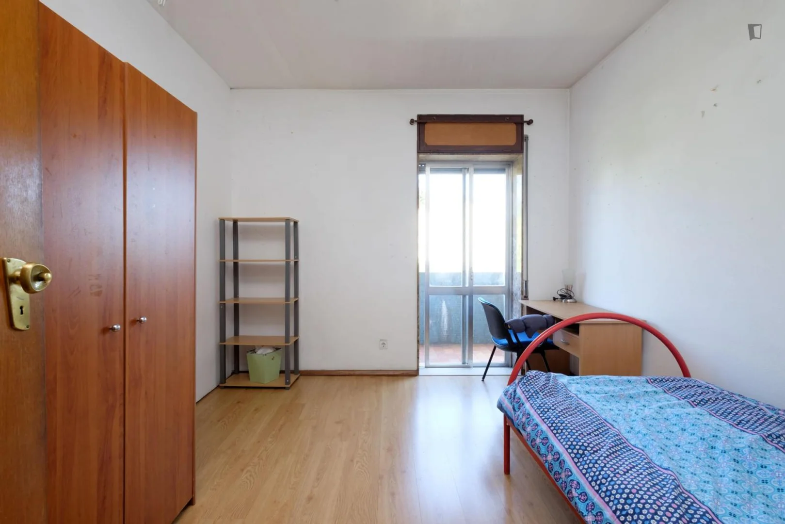 Quarto acolhedor para estudantes disponível em 