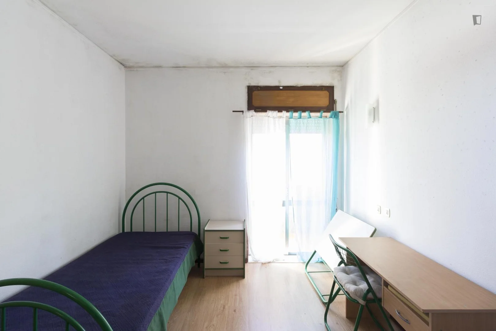 Quarto amigo do estudante em  com comodidades modernas