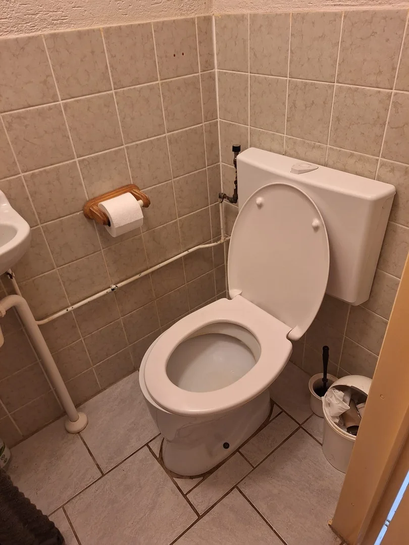 Economical student room with convenient location in