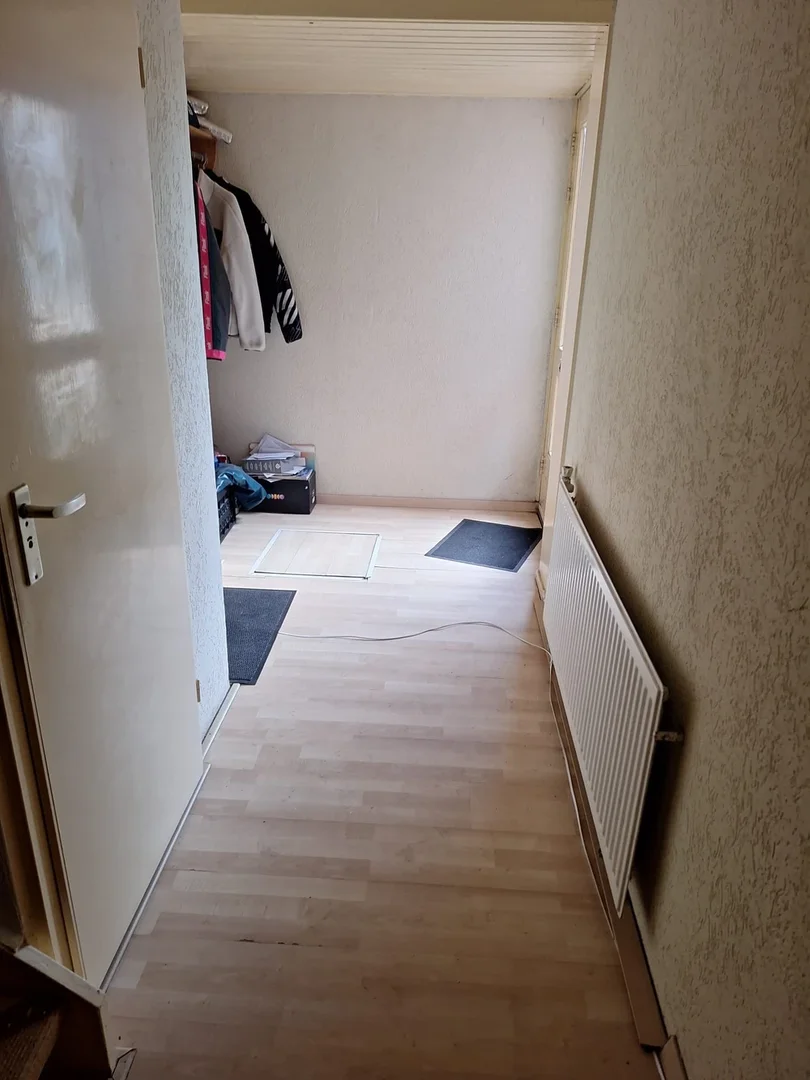 Bright and airy student room with easy university access in