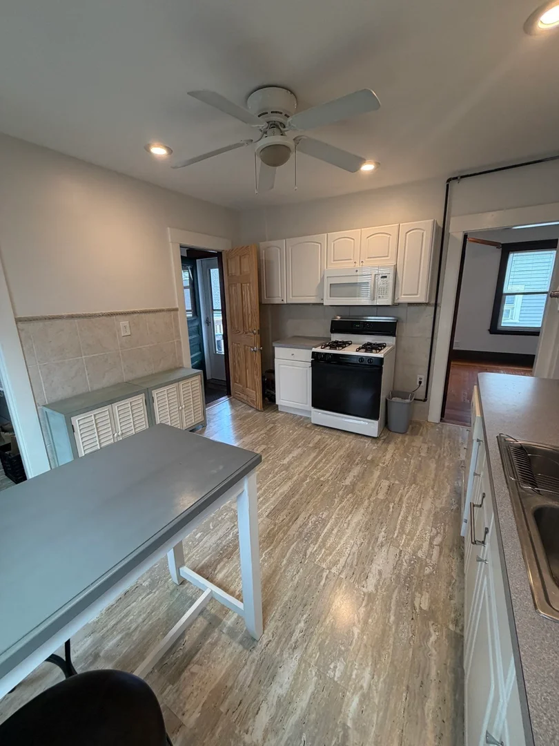 21, Lyon St., Unit 3, Dorchester, Boston, MA, 02122