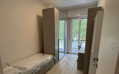 Pokój do wynajęcia we wspólnym mieszkaniu w {area}