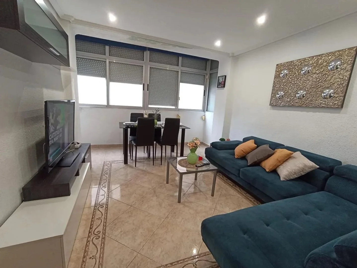'de öğrenci dairesinde, tamamen mobilyalı kiralık oda