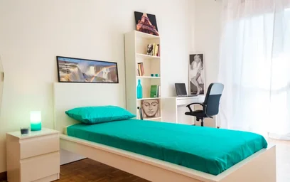 Zimmer mit Doppelbett zu vermieten {area}