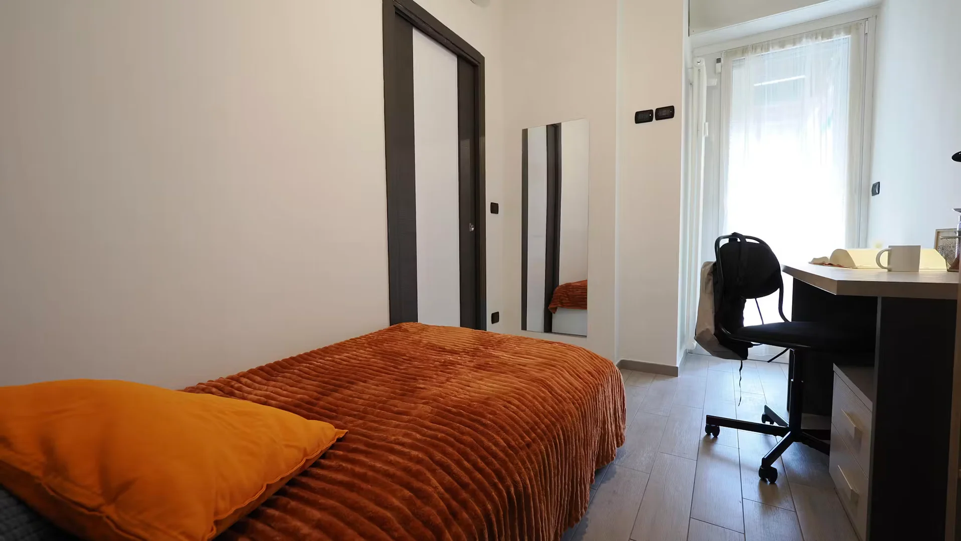 Zimmer in Studentenwohnung in  zu vermieten, voll möbliert