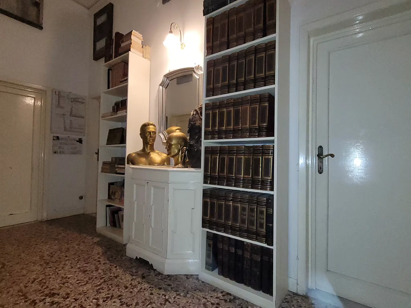 Chambre confortable pour étudiants disponible dans 