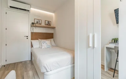 Stanza privata in Calle Toboso, immagine 1 di 24