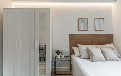 Stanza privata con letto matrimoniale {area}