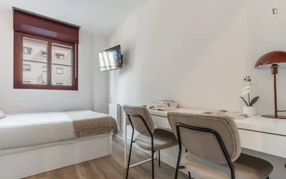 Stanza privata in Calle Toboso, immagine 4 di 24