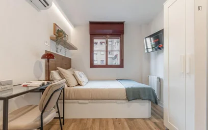 Stanza privata in Calle Toboso, immagine 2 di 24