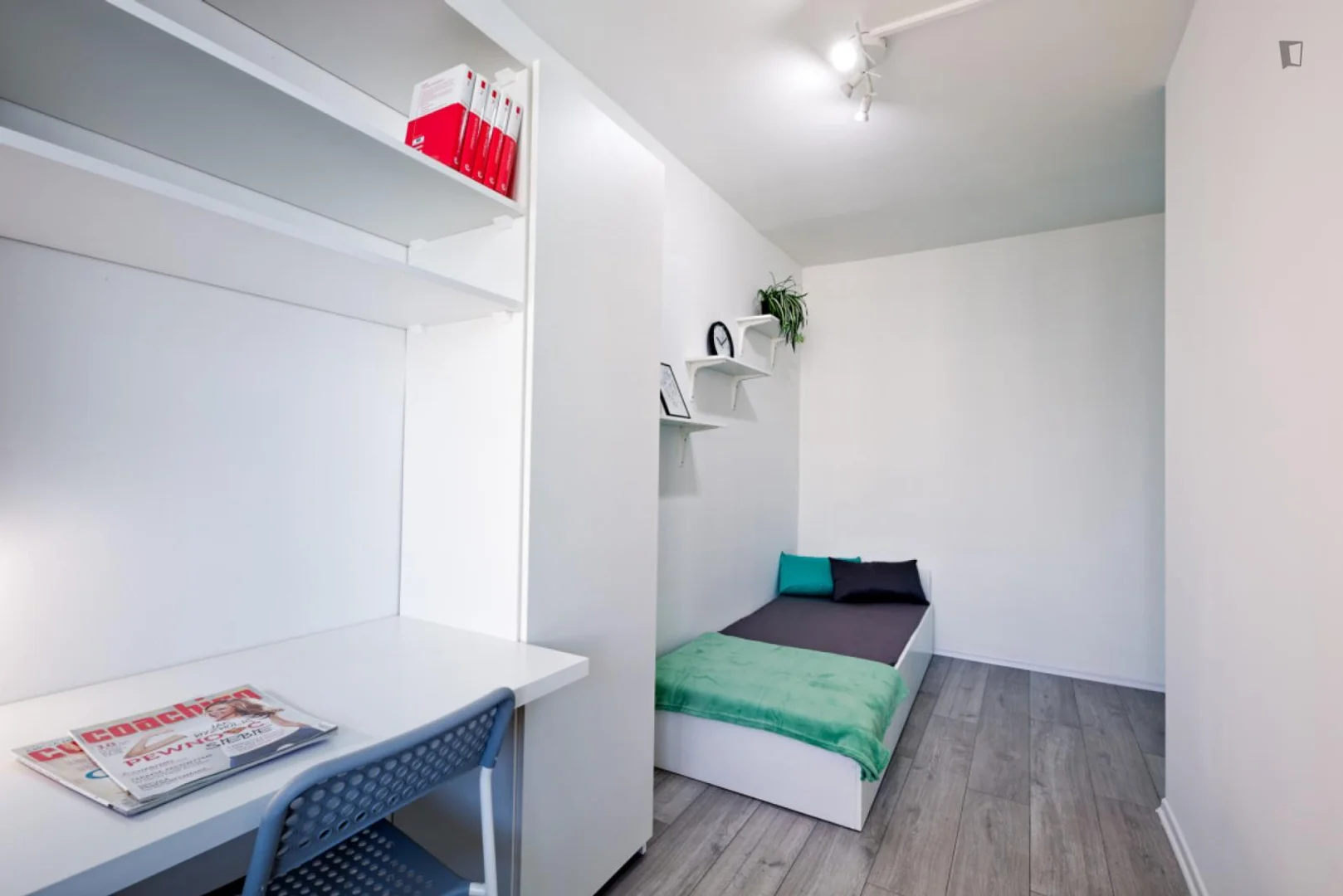 Camera per studenti in  con area studio e servizi in comune