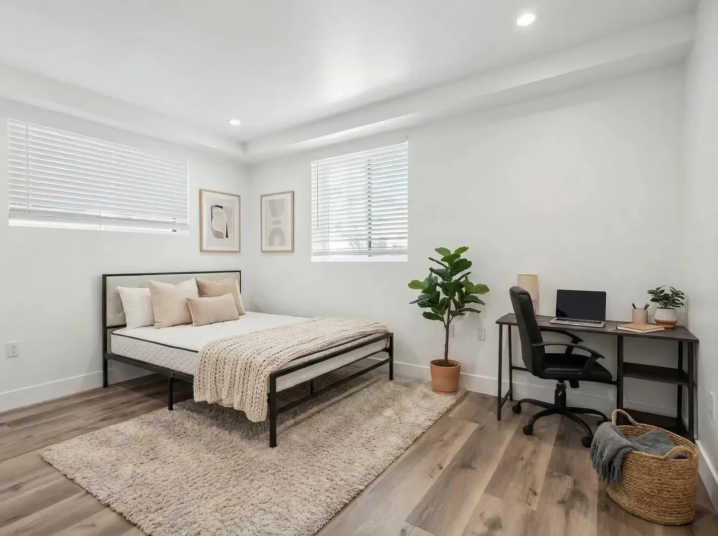 Comfortable and spacious student room in 