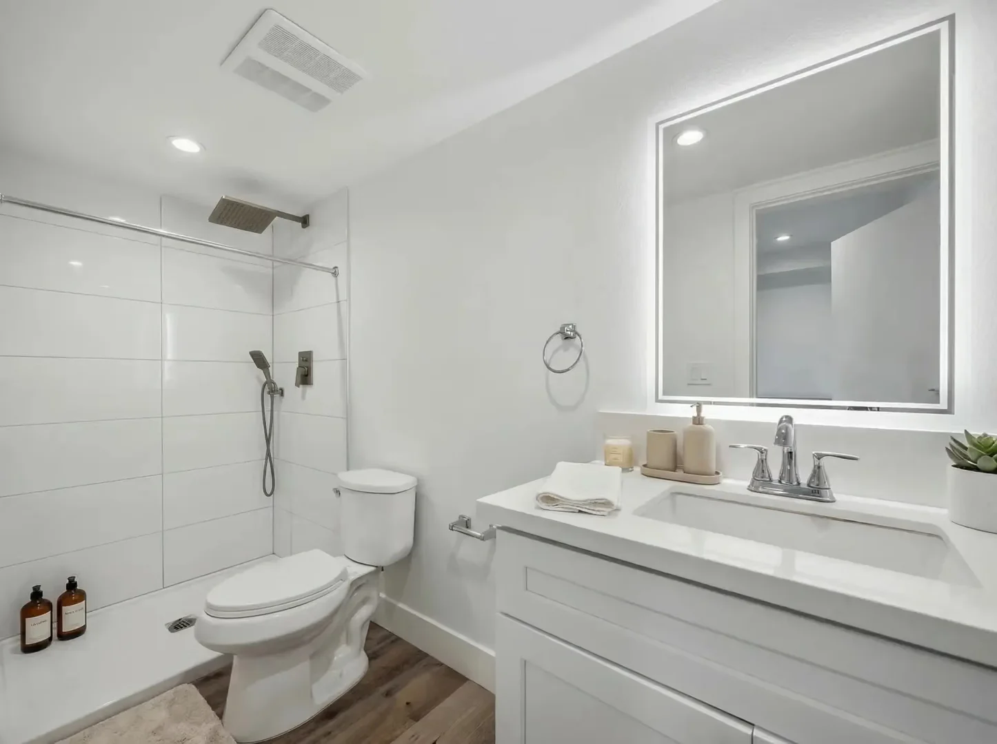 Room for rent in student apartment in , fully furnished