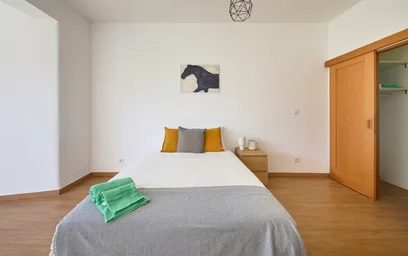 Stanza privata in Estrada Alapraia, Alapraia, immagine 1 di 10