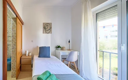 Stanza privata in Estrada Alapraia, Alapraia, immagine 5 di 10