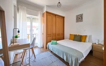 Stanza privata in Estrada Alapraia, Alapraia, immagine 1 di 10