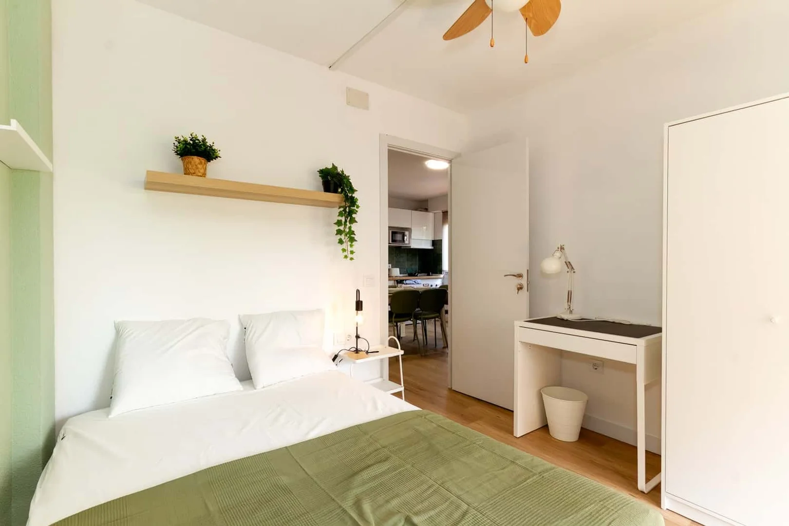 Chambre à louer dans un appartement d'étudiant à , entièrement meublée