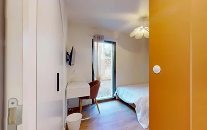 Private room at 7 Imp. Nungesser et Coli, 31300 Toulouse, France, image 2 of 22