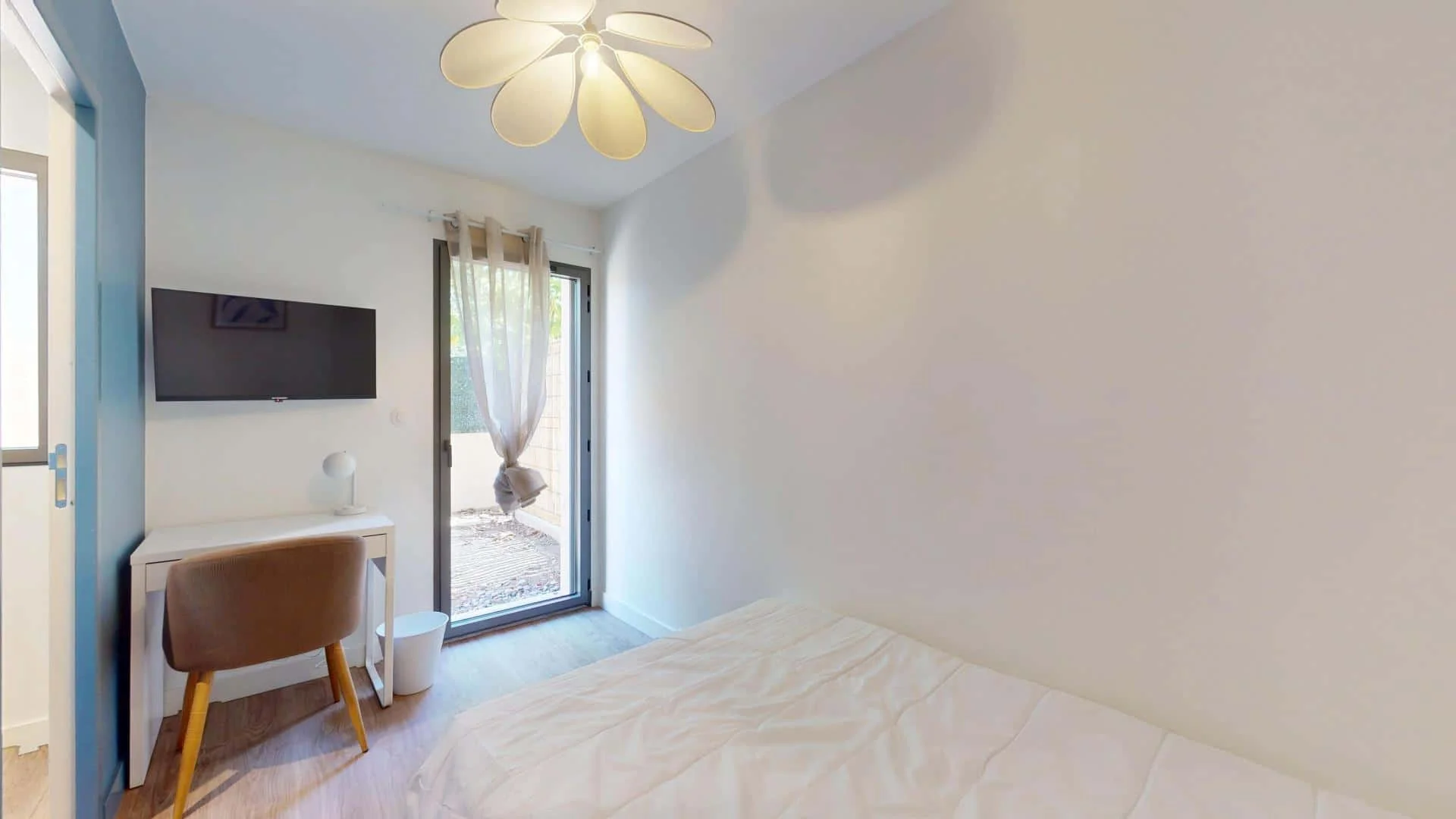 Room for rent in student apartment in , fully furnished
