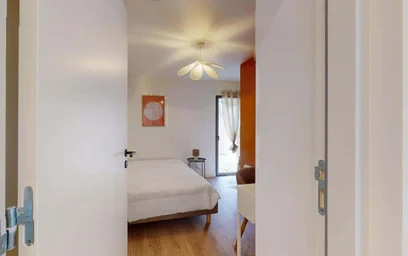 Private room at 7 Imp. Nungesser et Coli, 31300 Toulouse, France, image 2 of 22