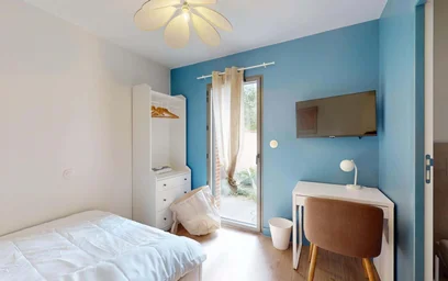 Private room at 7 Imp. Nungesser et Coli, 31300 Toulouse, France, image 1 of 22