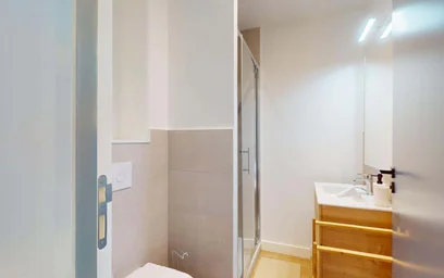 Private room at 7 Imp. Nungesser et Coli, 31300 Toulouse, France, image 6 of 22