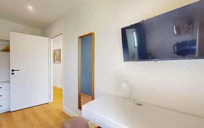 Private room at 7 Imp. Nungesser et Coli, 31300 Toulouse, France, image 5 of 23
