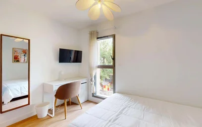 Private room at 7 Imp. Nungesser et Coli, 31300 Toulouse, France, image 6 of 23