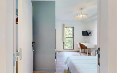 Private room at 7 Imp. Nungesser et Coli, 31300 Toulouse, France, image 2 of 22