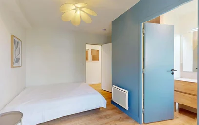 Private room at 7 Imp. Nungesser et Coli, 31300 Toulouse, France, image 5 of 22