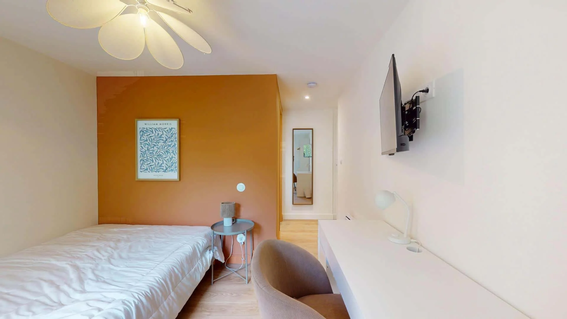 Cozy room for students available in 