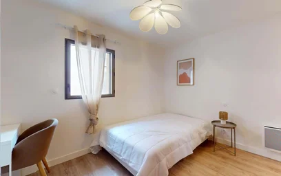 Private room at 7 Imp. Nungesser et Coli, 31300 Toulouse, France, image 3 of 21