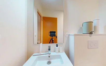 Private room at 7 Imp. Nungesser et Coli, 31300 Toulouse, France, image 4 of 21