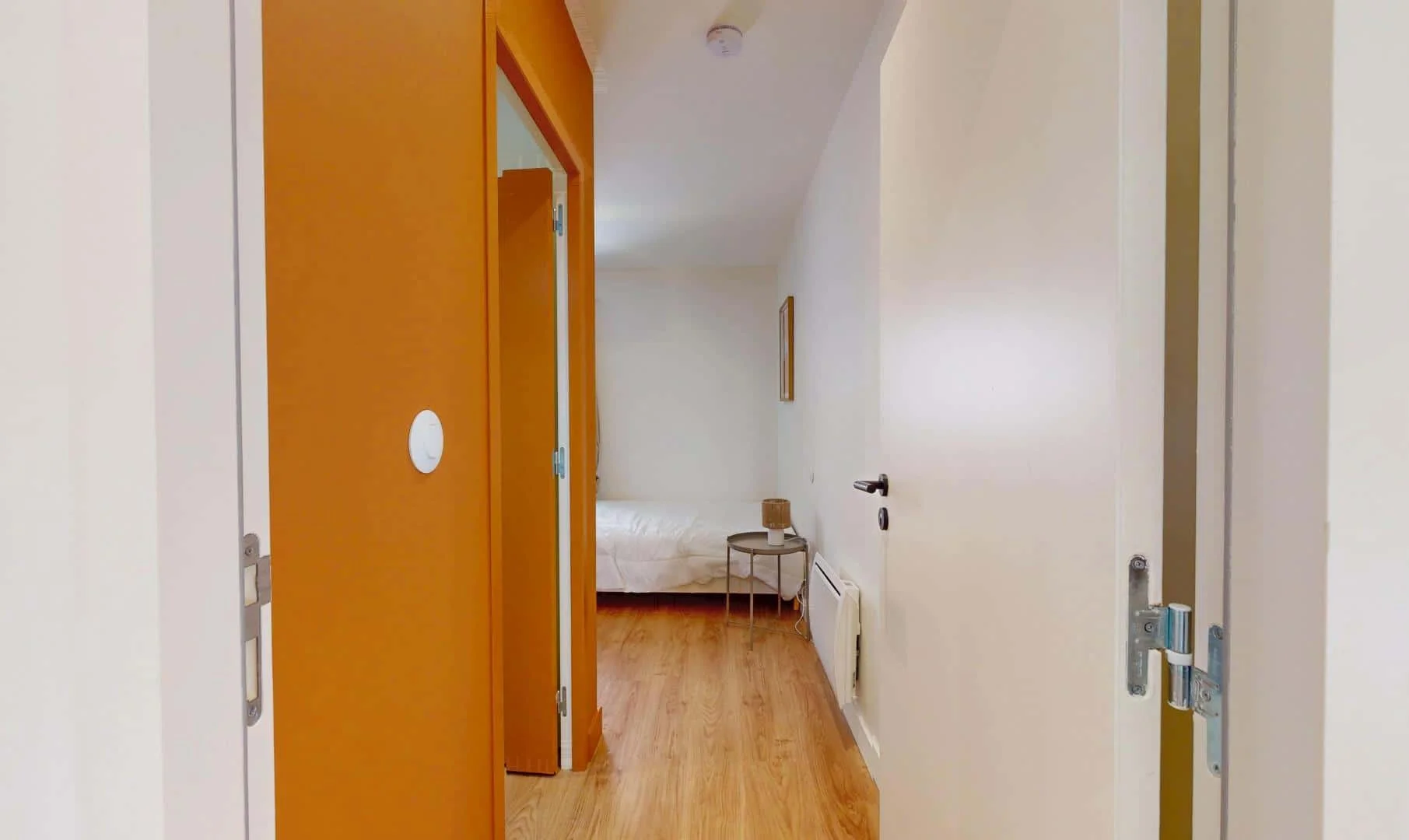 Room for rent in student apartment in , fully furnished