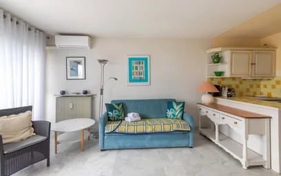 Quarto para alugar num apartamento partilhado em {area}
