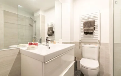 Quarto privado em Calle de Zaragoza, Alcobendas, imagem 13 de 16