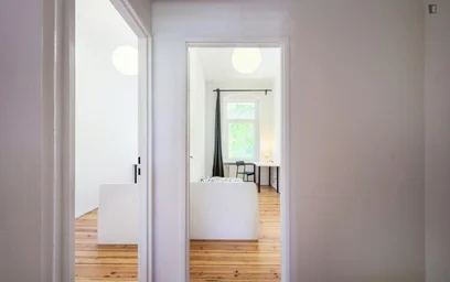 Quarto privado em Buschkrugallee, imagem 13 de 15