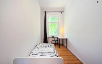 Quarto privado em Buschkrugallee, imagem 4 de 15